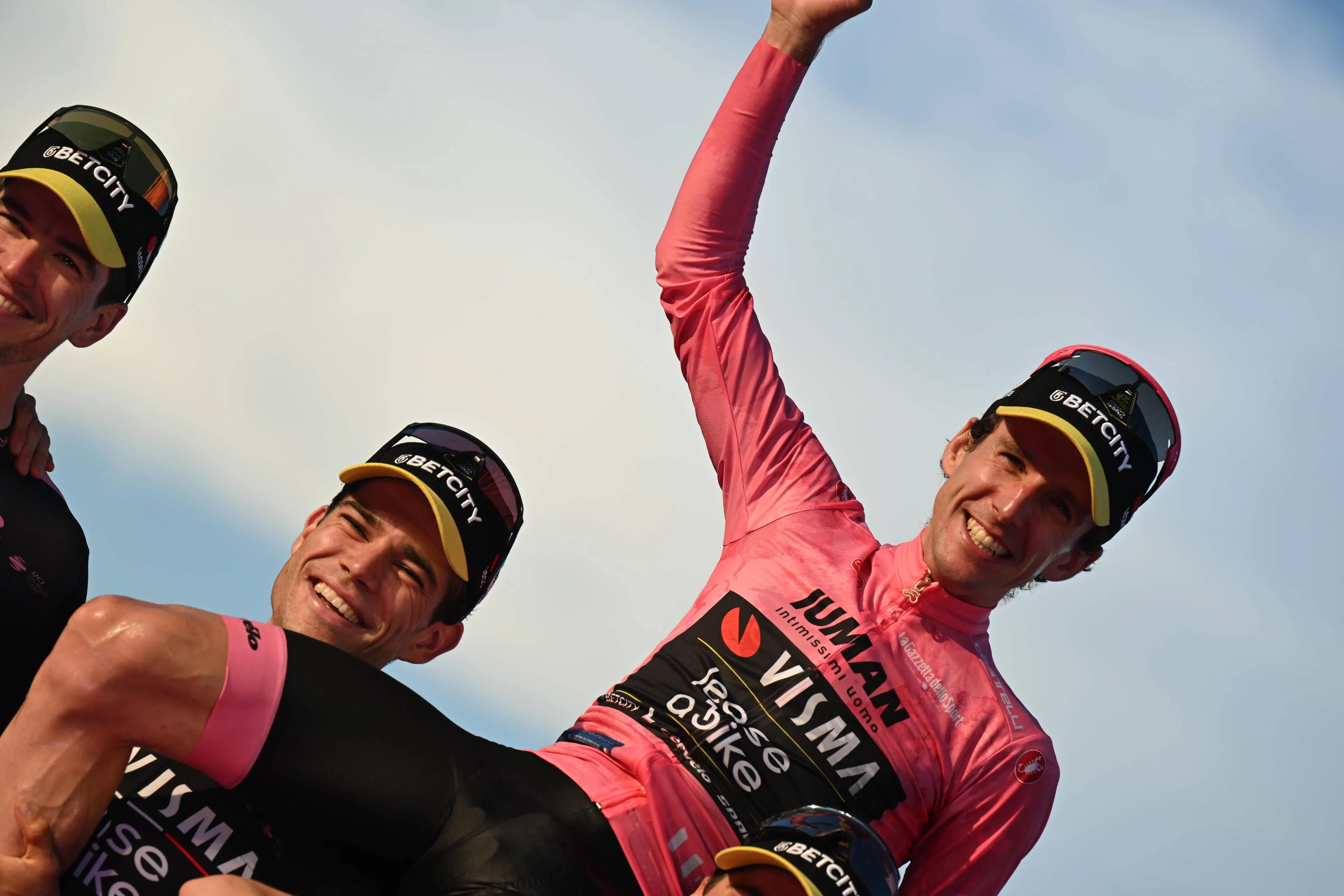 van aert simon yates giro 1219940848