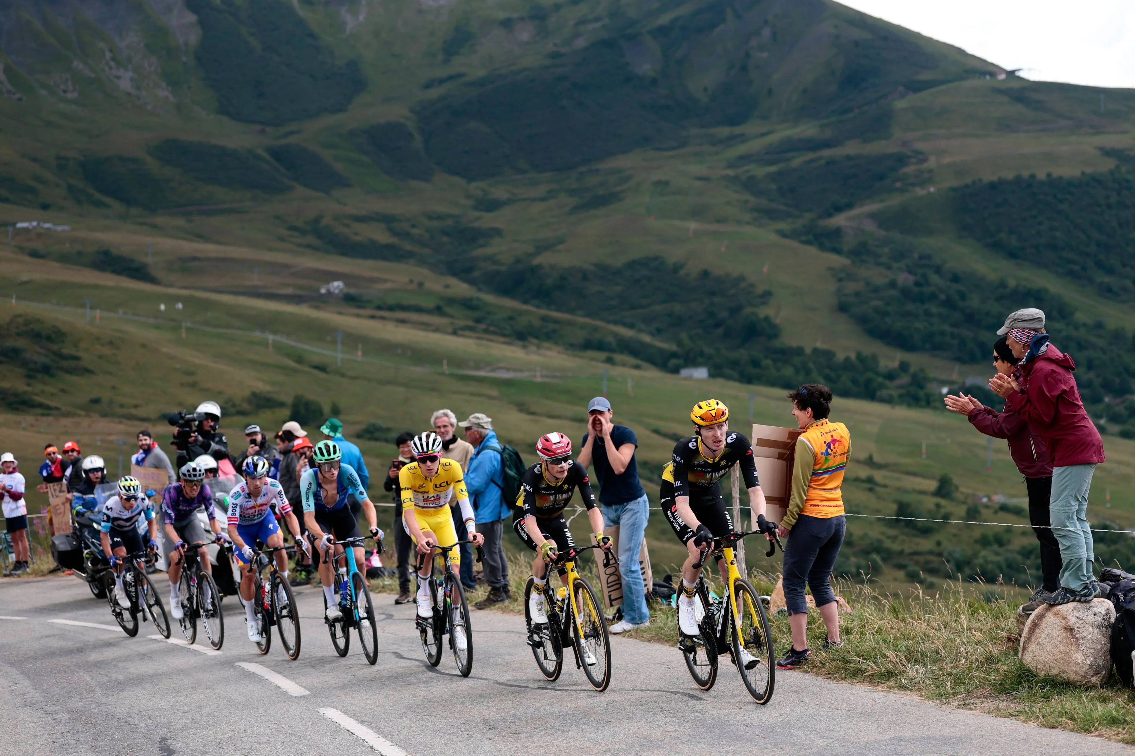 pogacar-vingegaard-jorgenson-tour-francia-imago1064401430