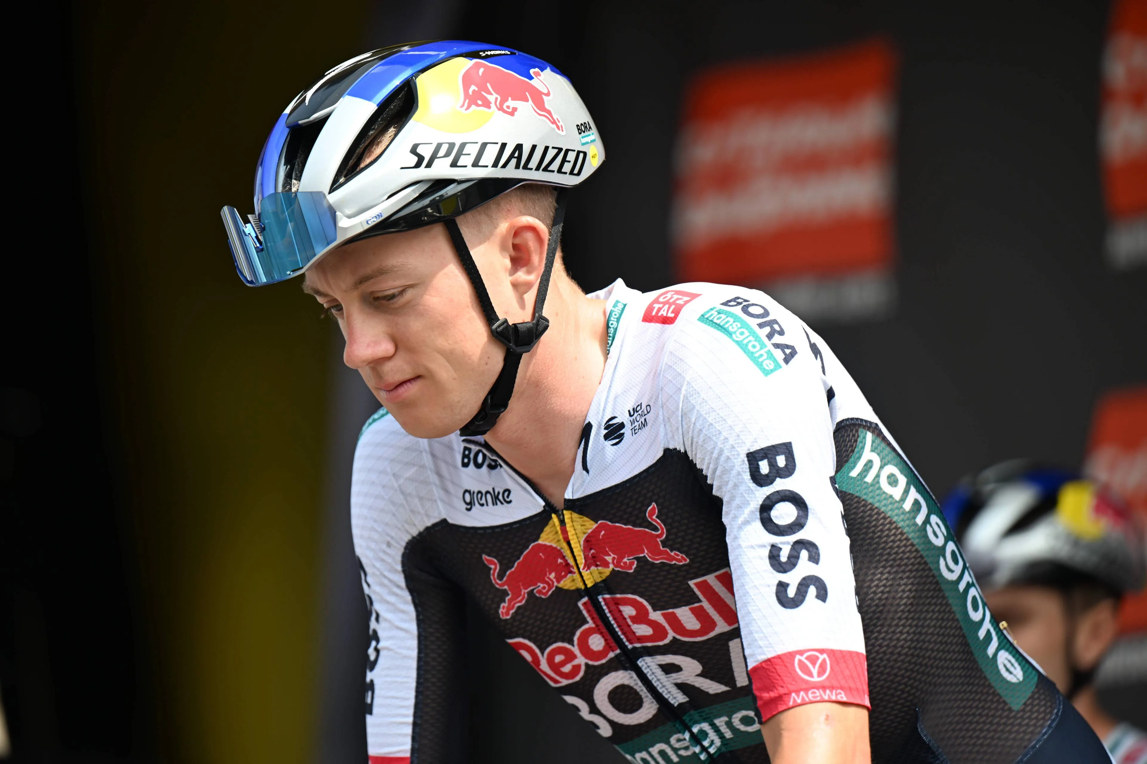 Maxim van Gils, en acción con el equipo Red Bull BORA en 2025.