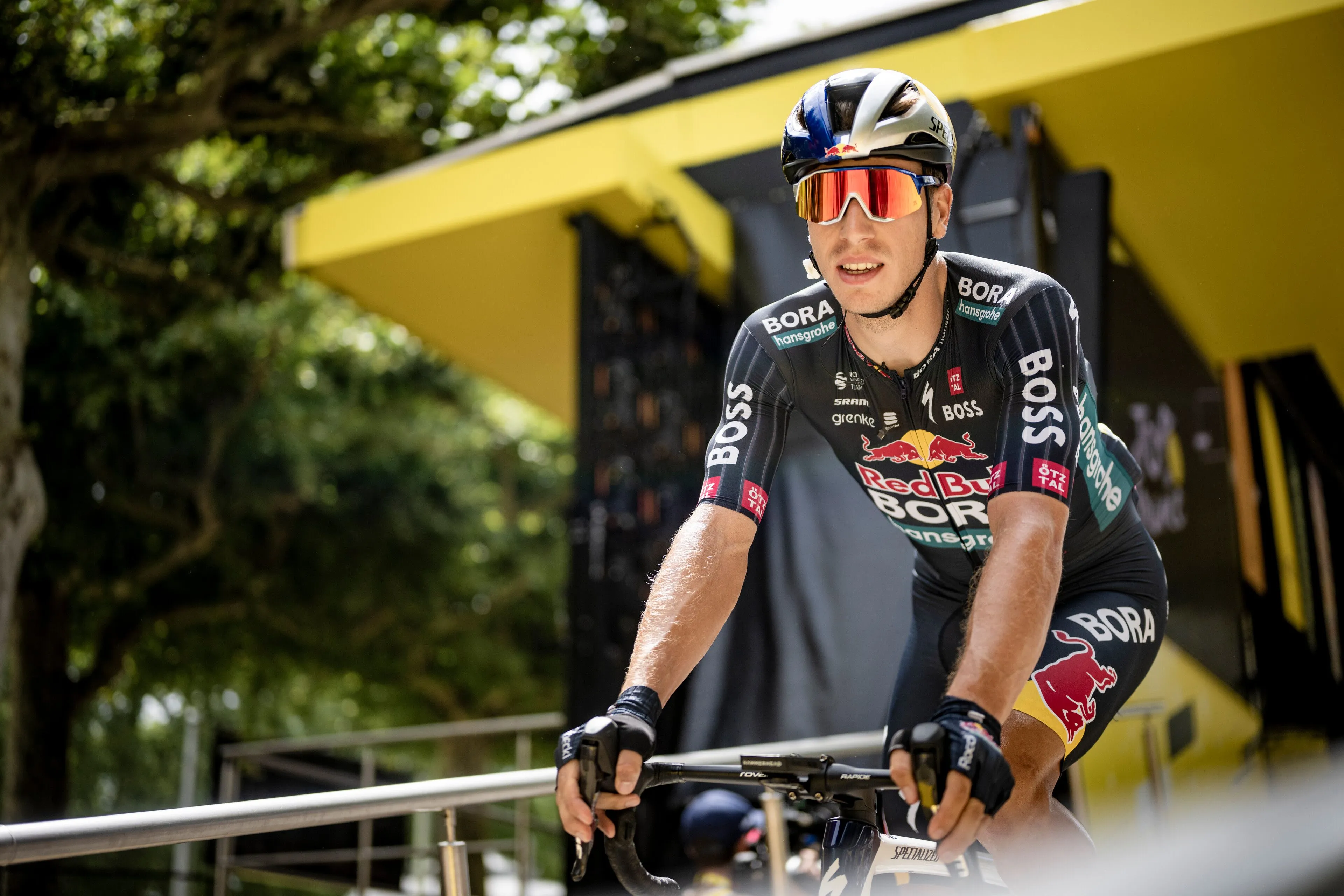 Danny van Poppel en acción en el Tour de France