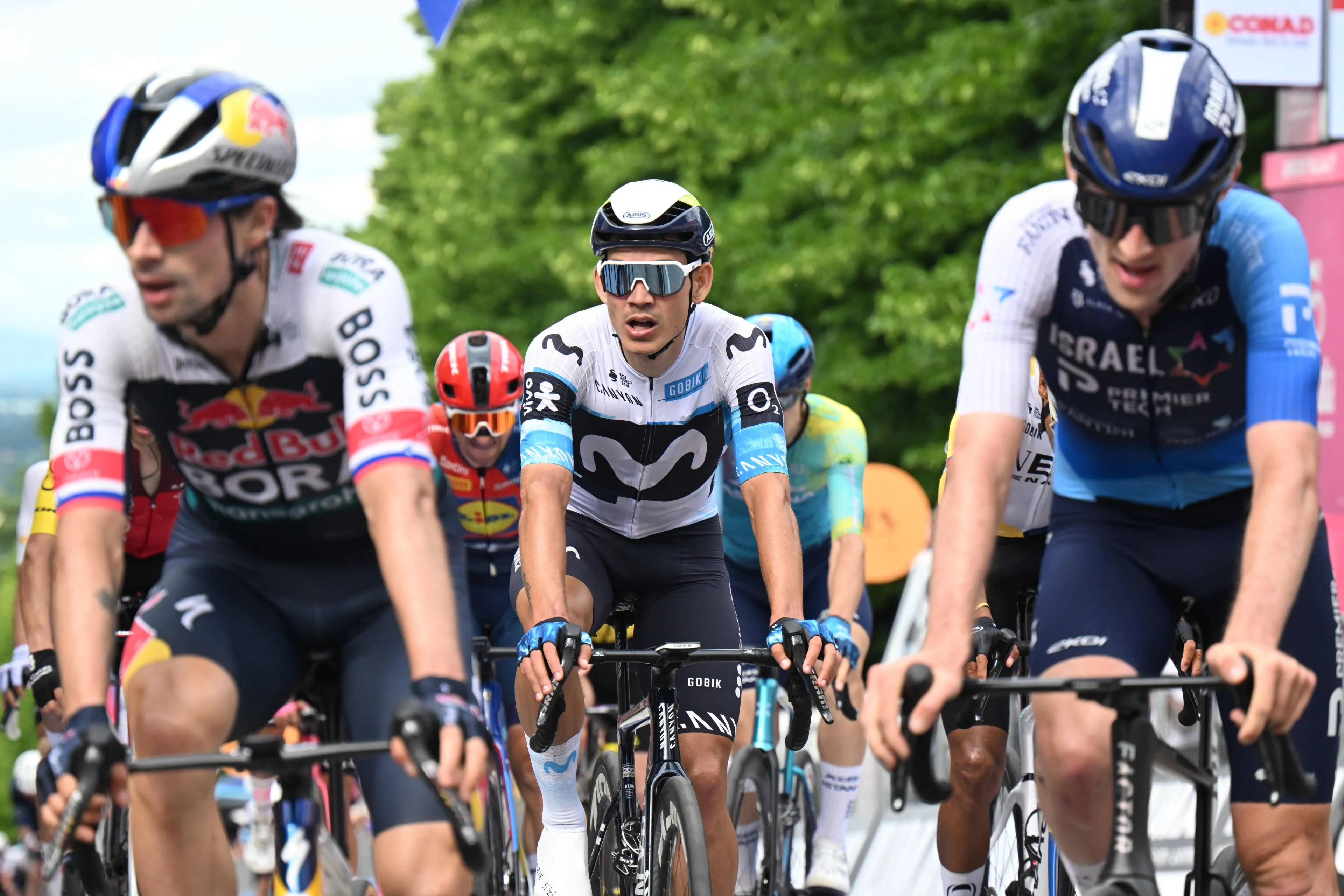 Orluis Aular en el Giro de Italia 2025 con Movistar Team