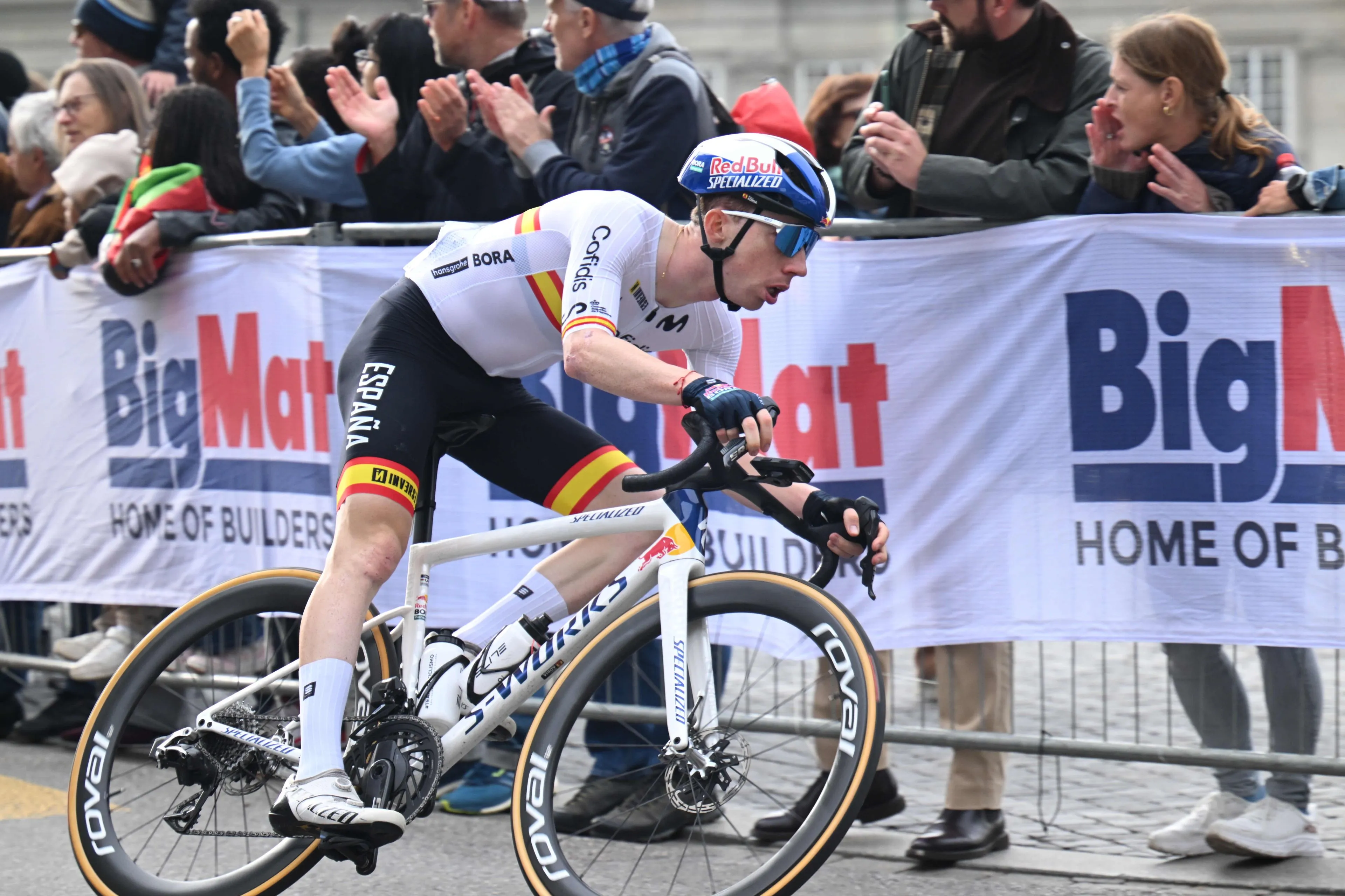 Roger Adrià, con el maillot de la selección española