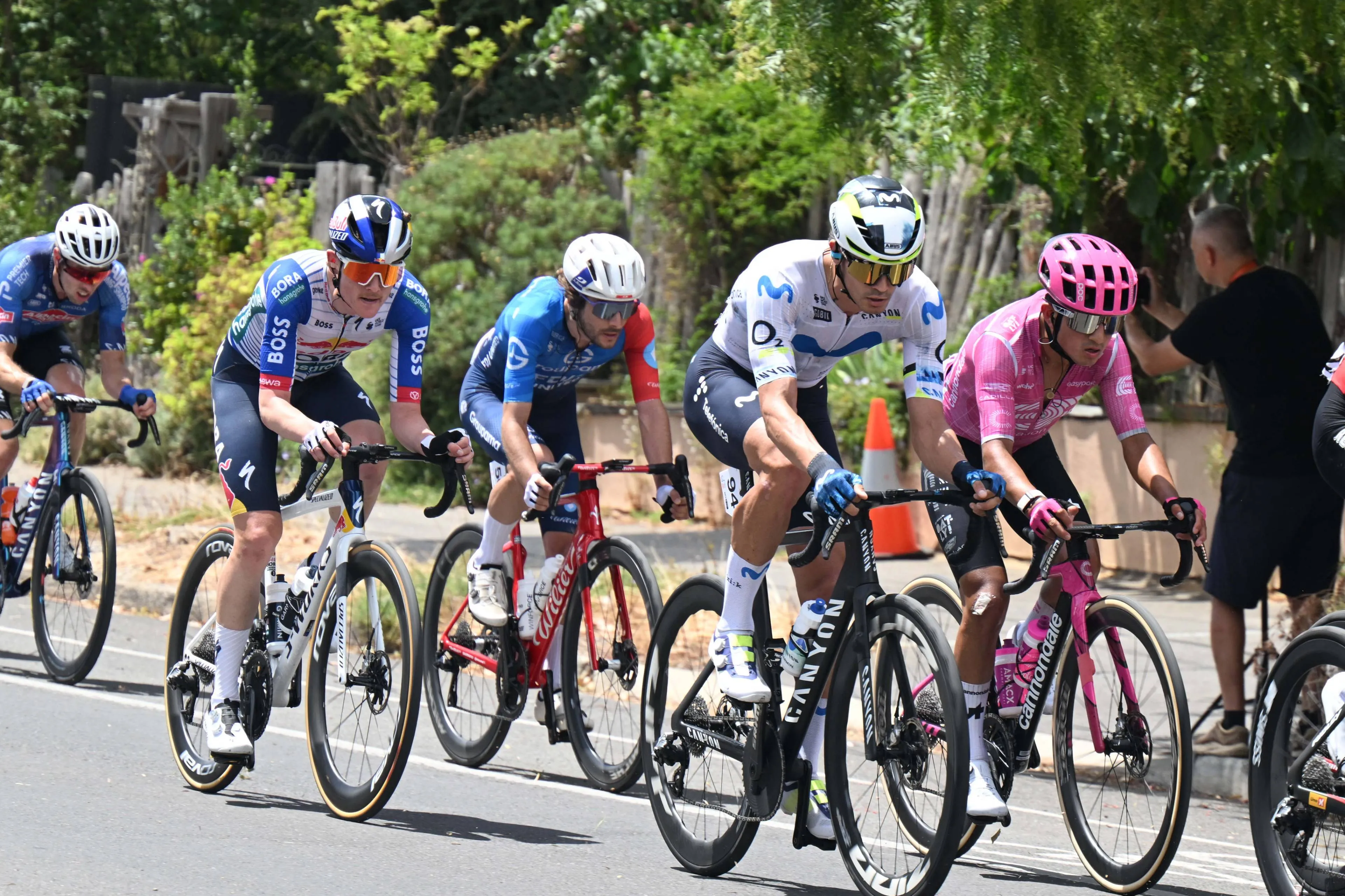 Javier Romo en el Tour Down Under 2026 con Movistar Team