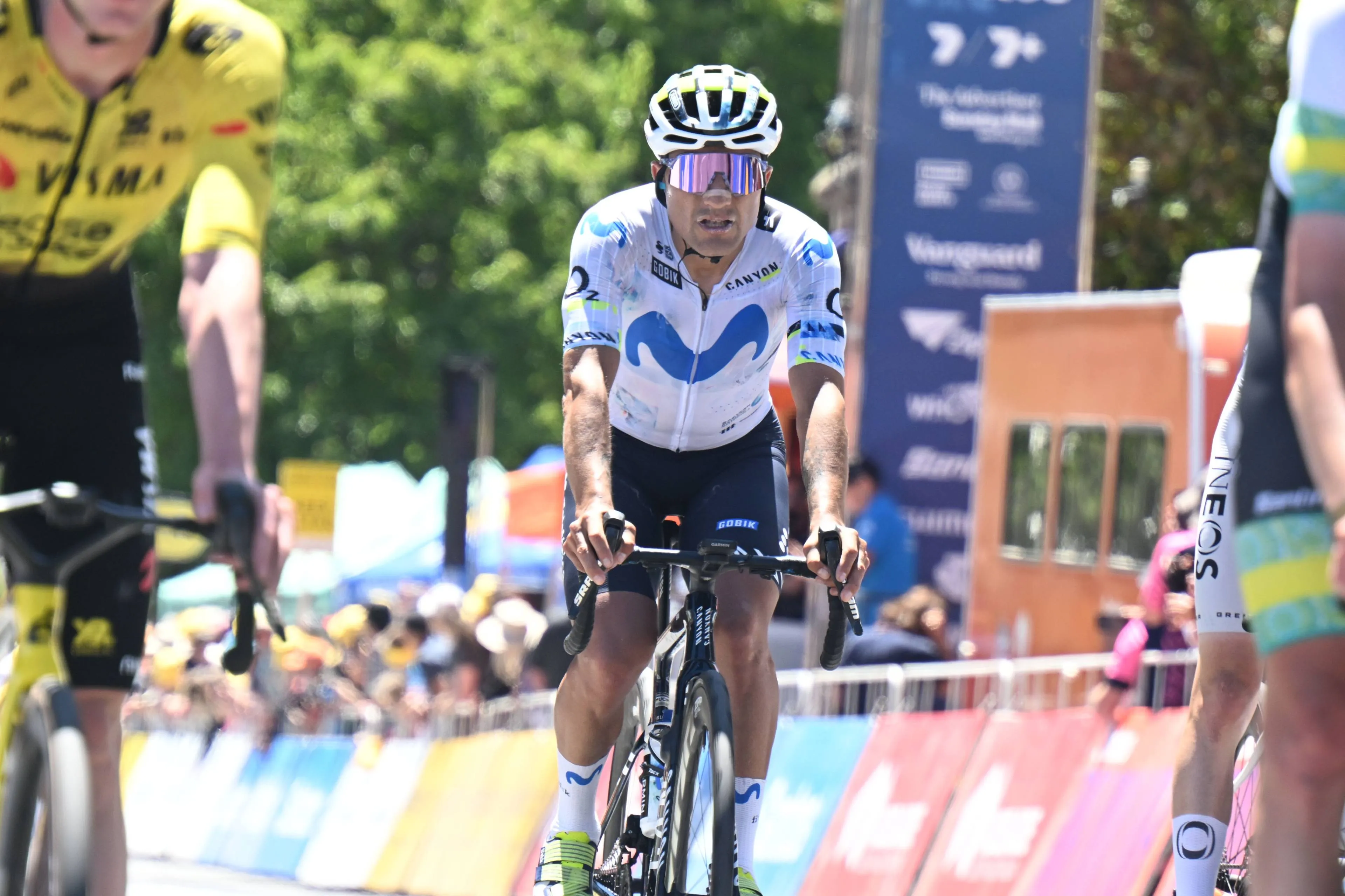 Jefferson Cepeda entrando en meta en el Tour Down Under