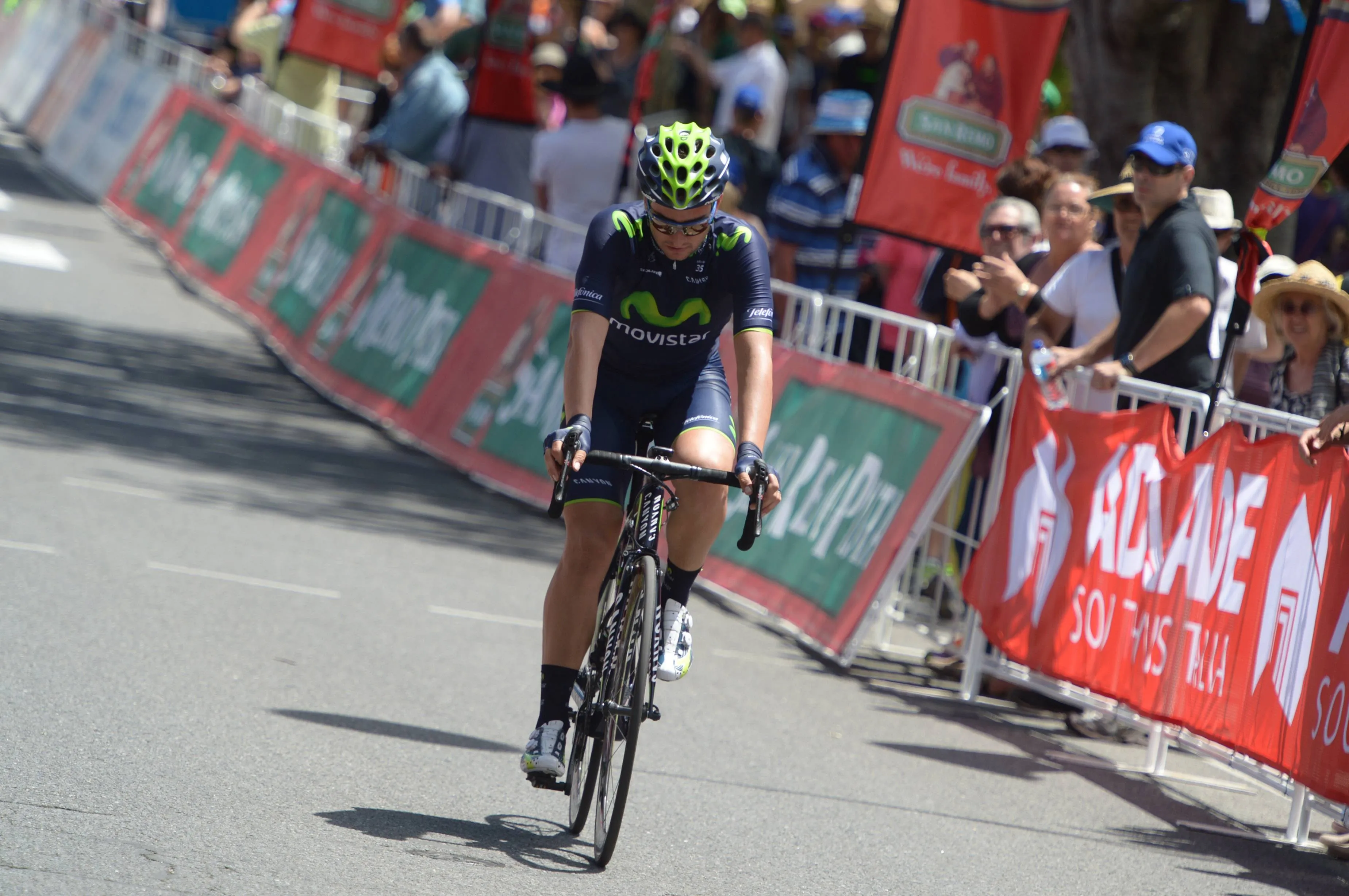 Juanjo Lobato, corriendo para Movistar Team en el Tour Down Under