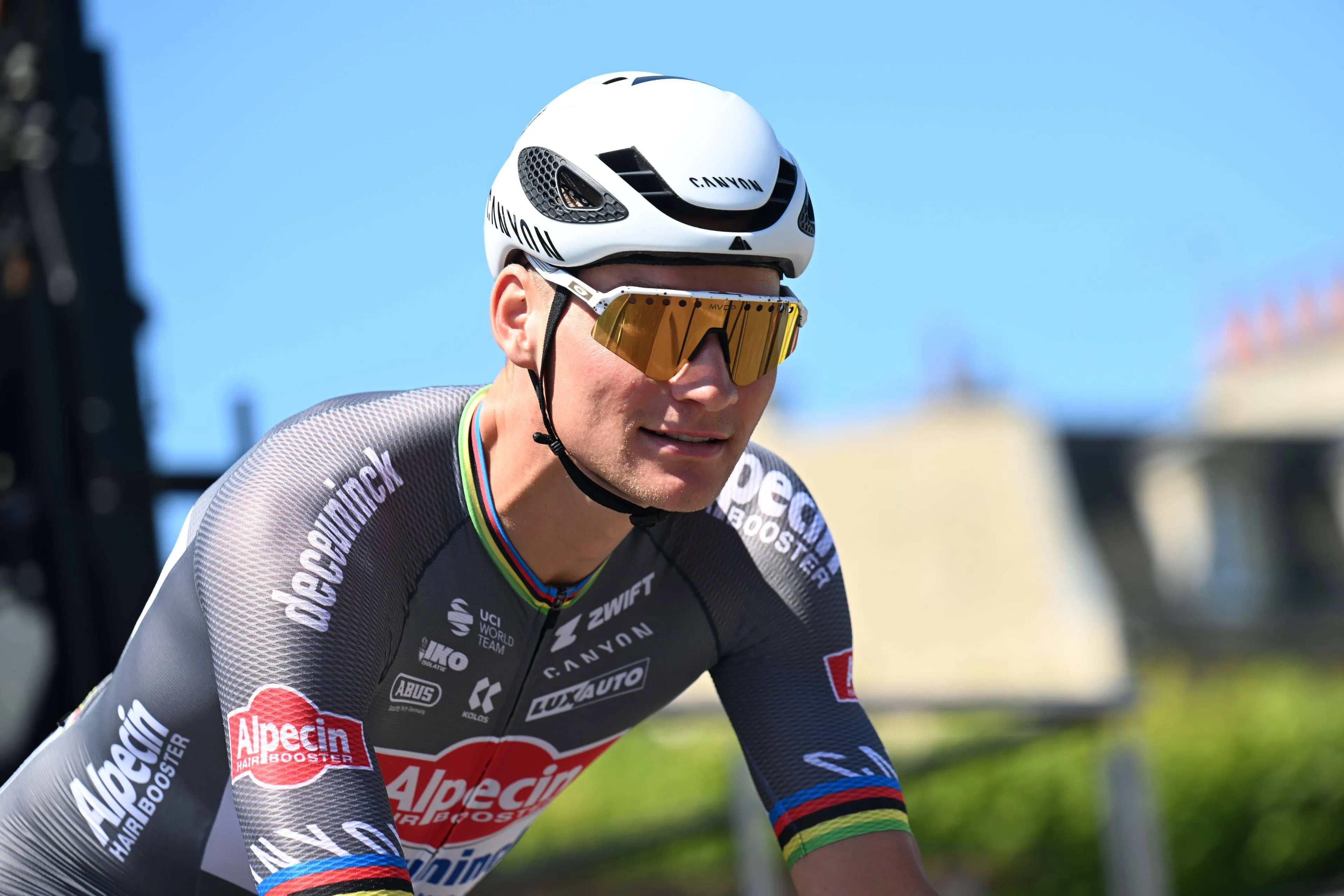 Mathieu van der Poel buscará su cuarto título en el Tour de Flandes y París-Roubaix