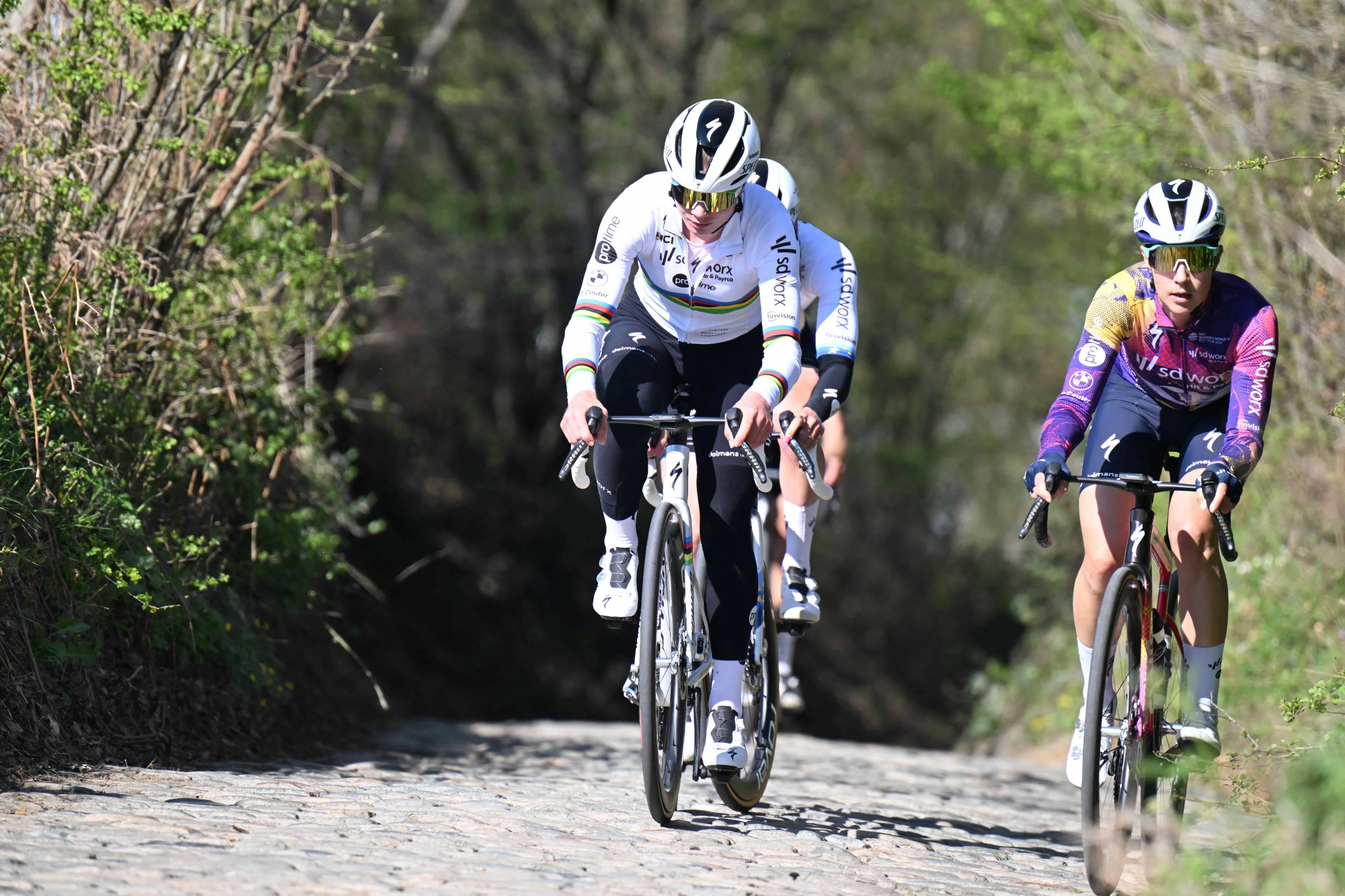 Kopecky y Van der Breggen, entrenando