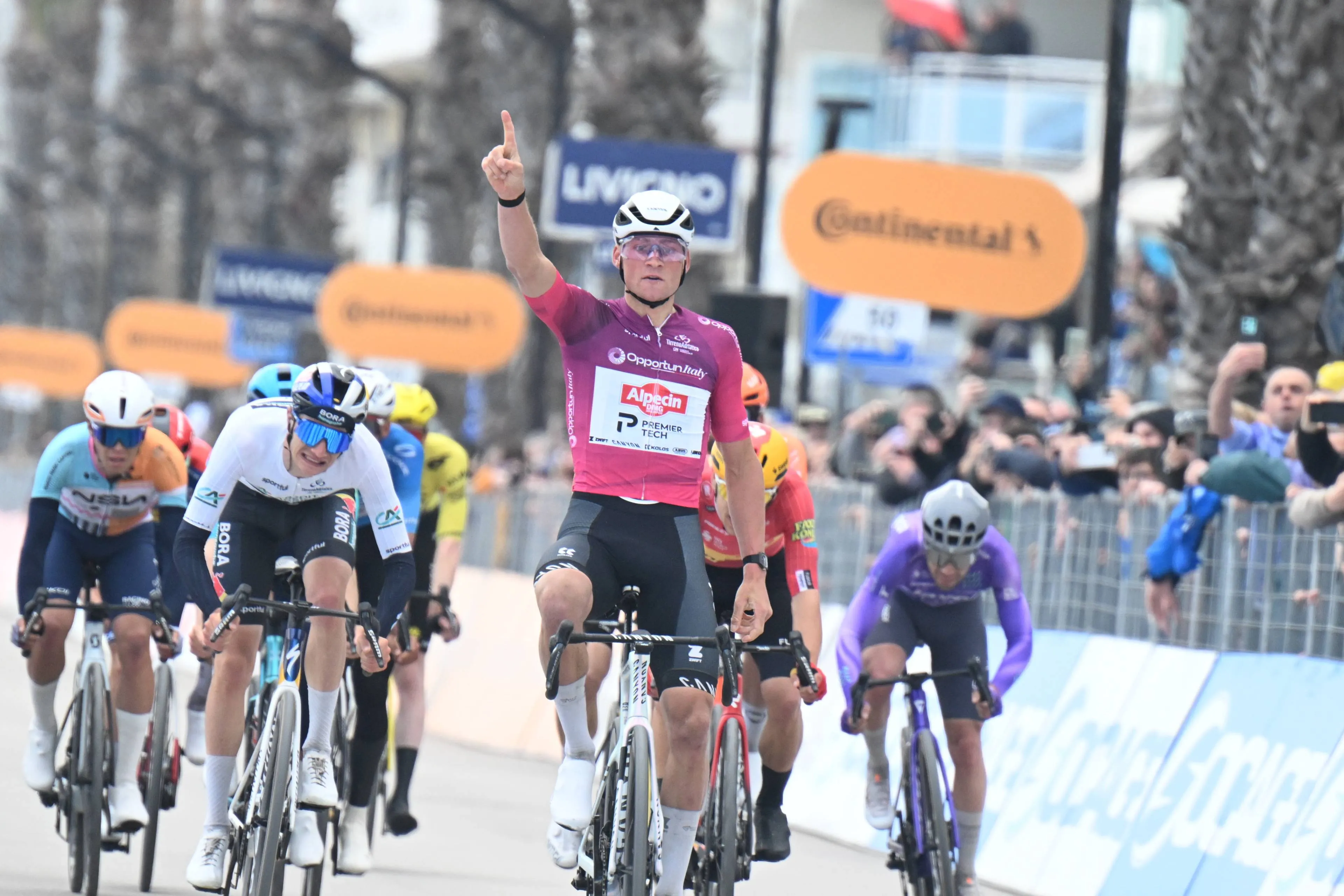 Mathieu van der Poel, en la Tirreno Adriático 2026
