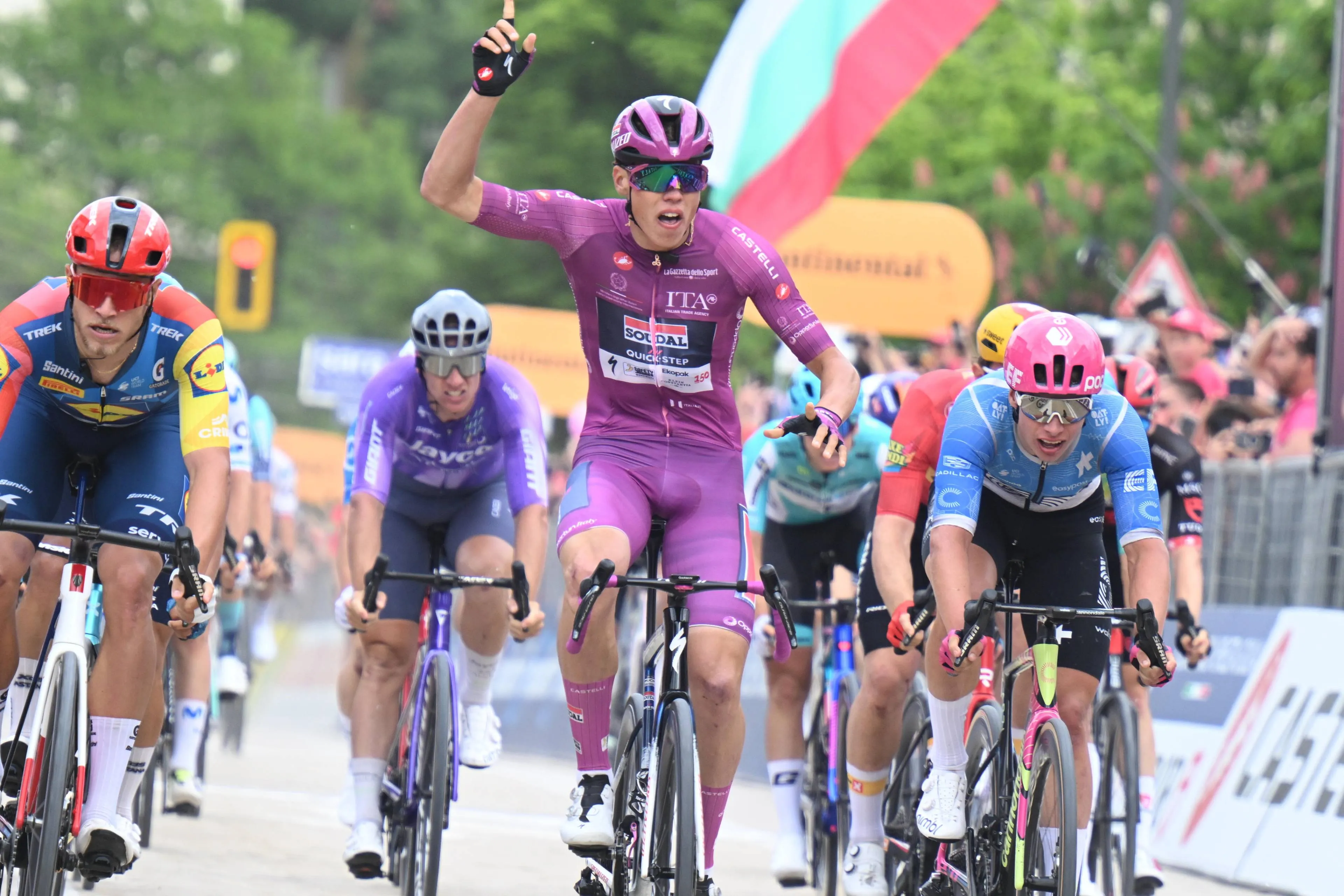 Paul Magnier en la etapa 3 del Giro de Italia 2026
