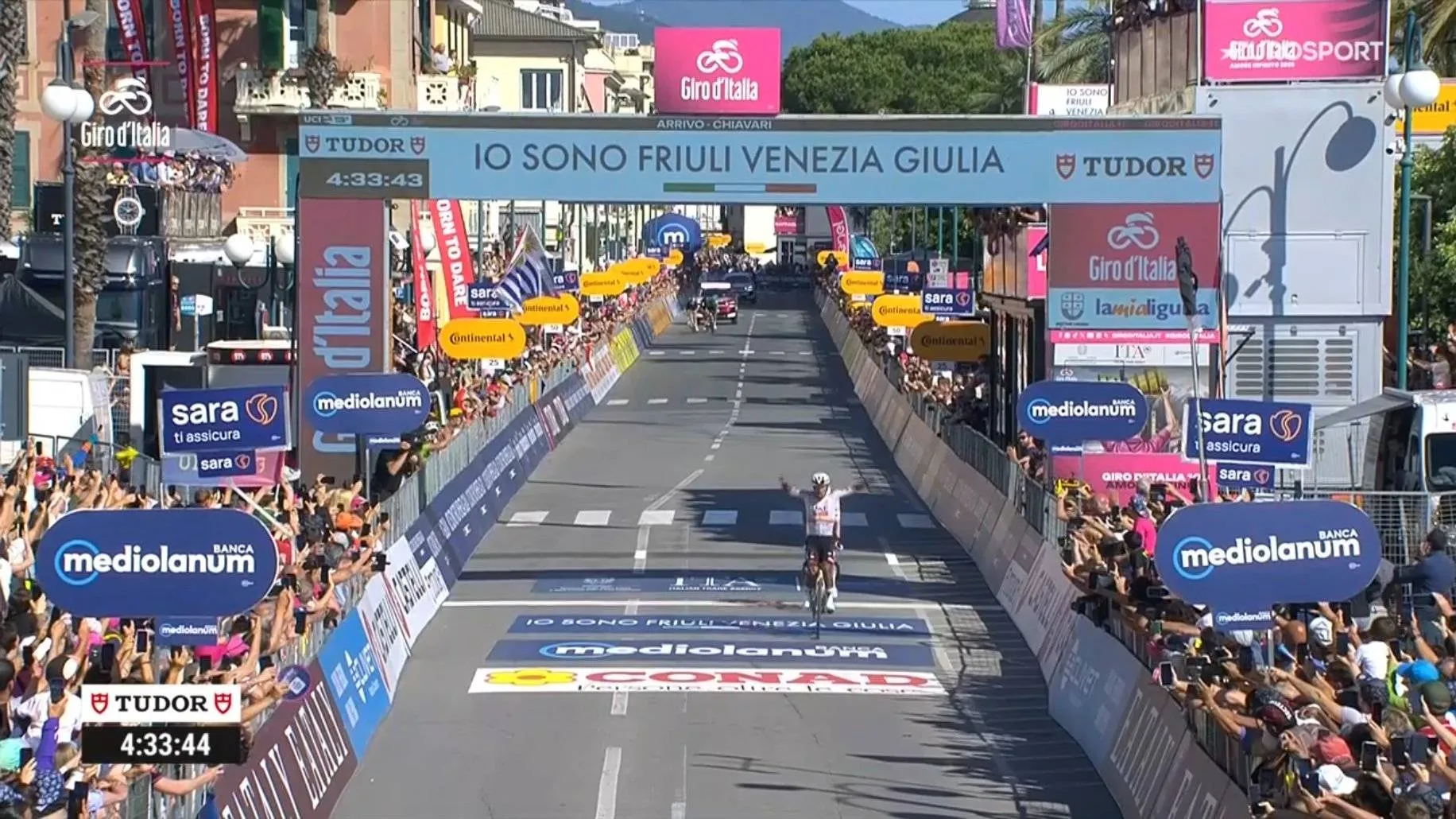 Jhonatan Narváez aniquiló a Enric Mas al esprint en la 11ª etapa del Giro de Italia