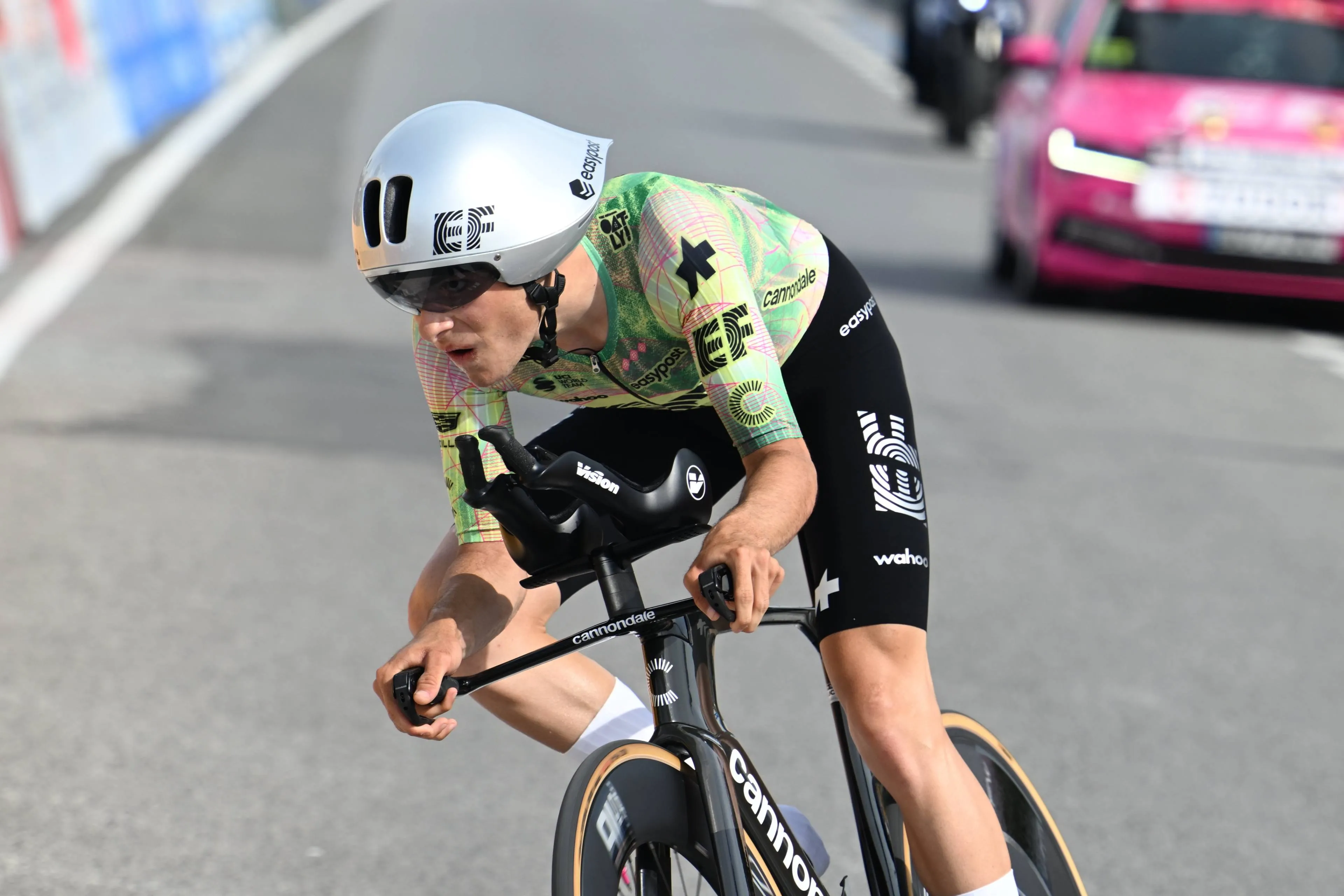 Markel Beloki entra en el Top 10 del Giro y emociona con su mensaje a Jaume Guardeño: “Estamos con él”