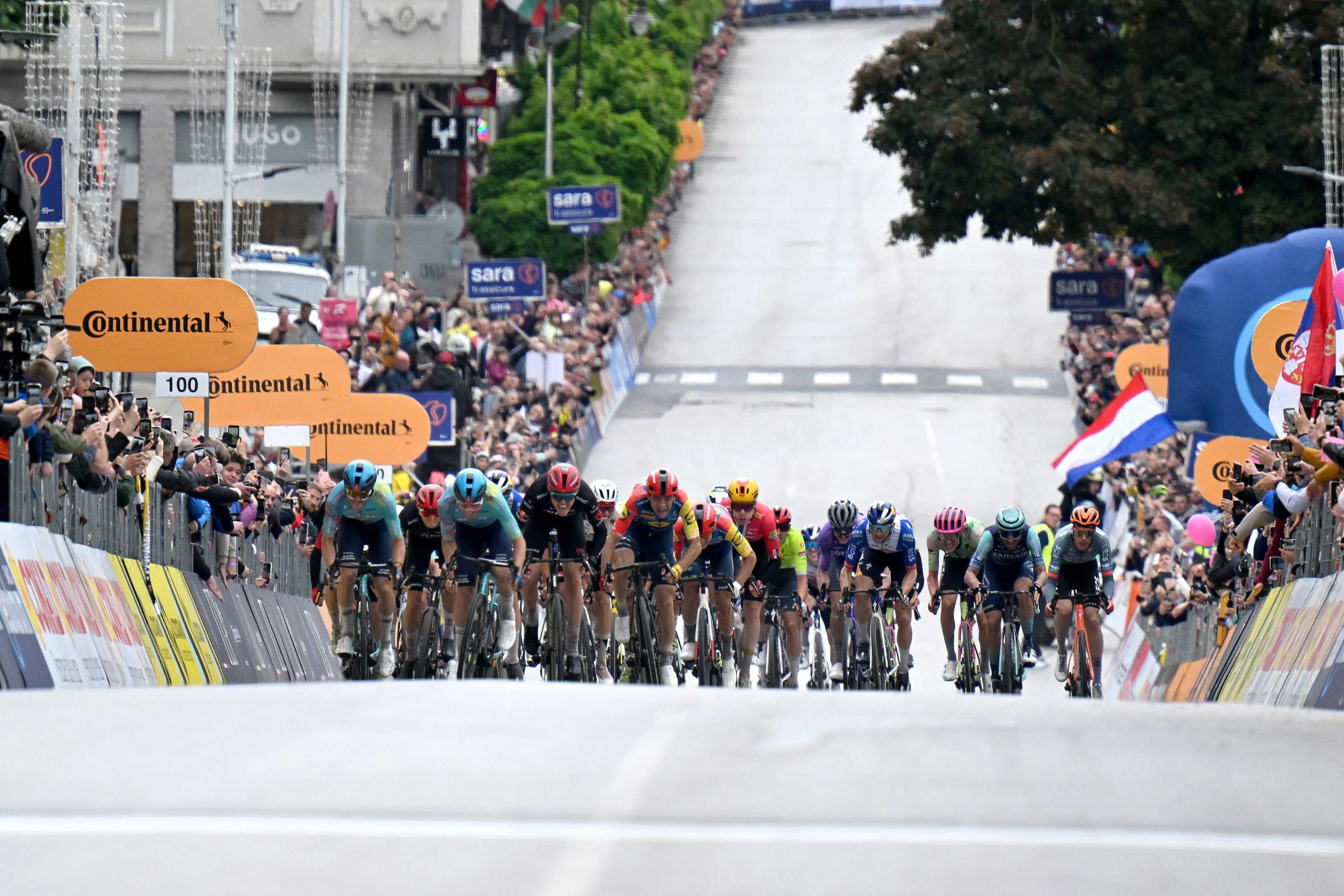 EN DIRECTO Giro de Italia 2026 Etapa 3: Bulgaria llama a los velocistas, ¿podrá Aular rascar para Movistar Team?