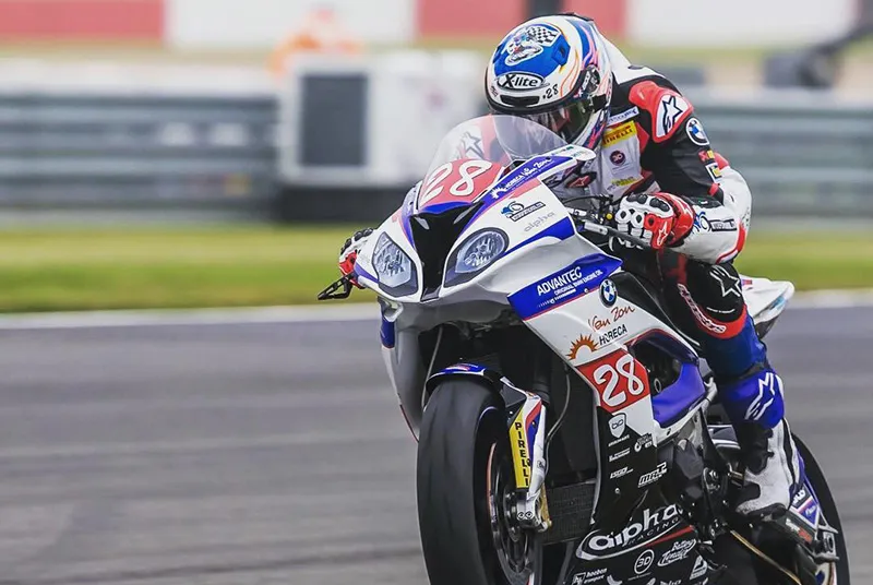 33599509 2294564603914143 8536114824965259264 o