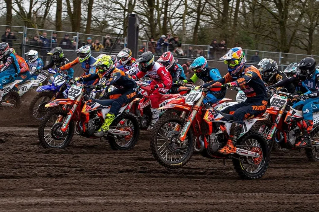 338016 mxgp netherlands 2020 valkenswaard start 2080x1384 e1596581509708