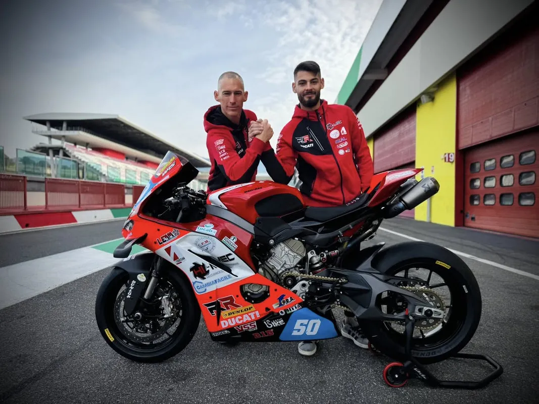 Roberto Ferrara nuovo pilota RR Racing nella Production Bike del CIV Superbike