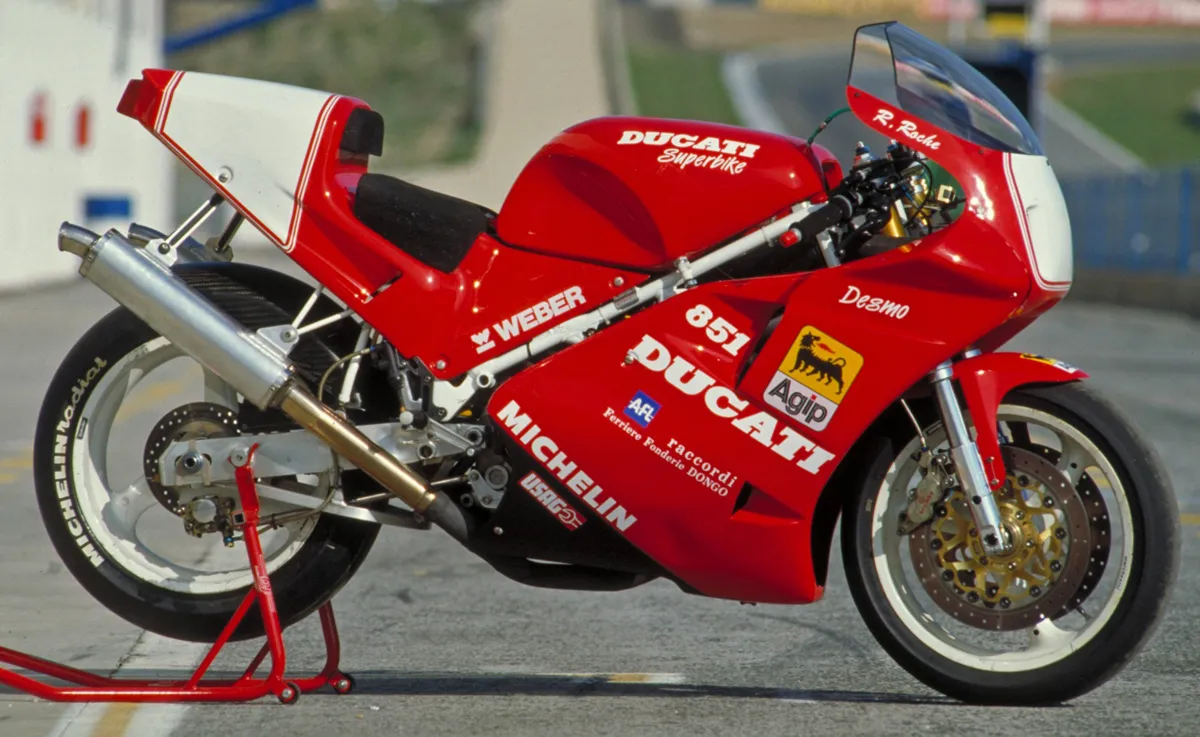 La mitica 851 Superbike: madre di tutte le Ducati moderne