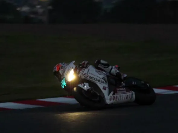 8h suzuka 2015 night practice 1