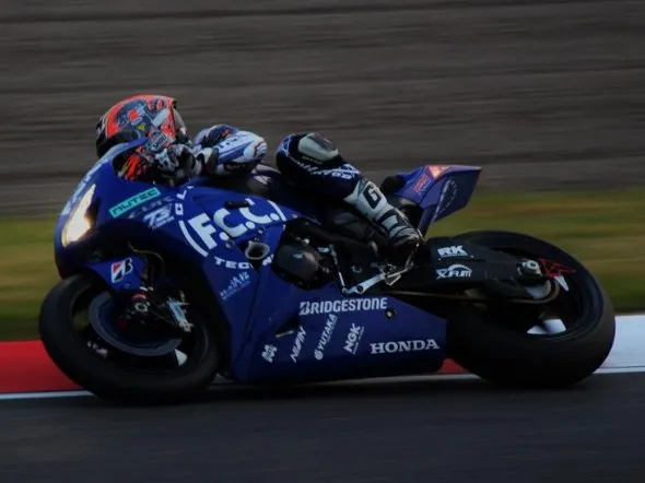 8h suzuka night practice 2013 2