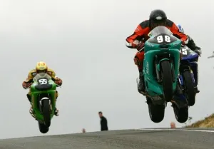 action tandragee 100