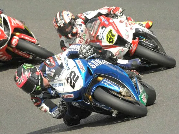alex lowes shane byrne oulton park 2013