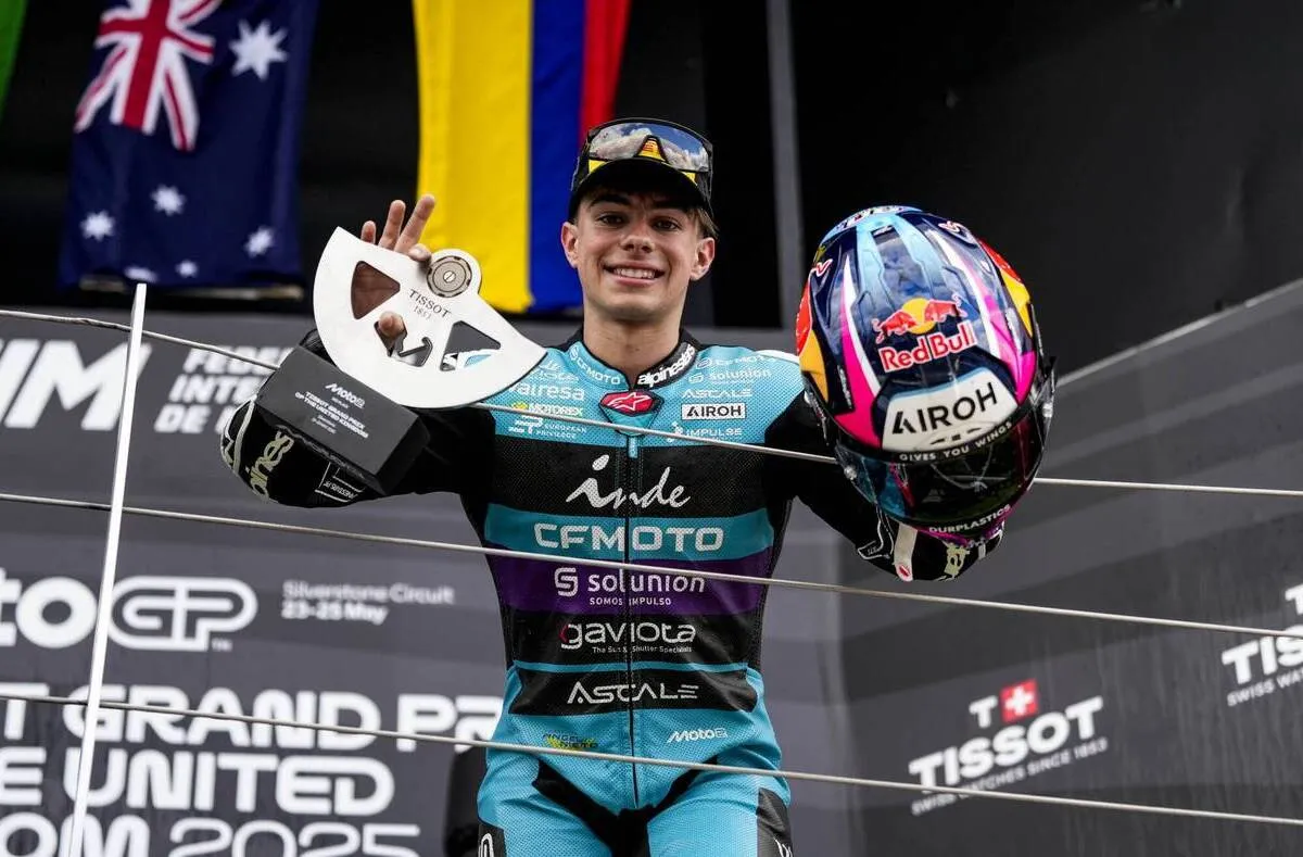 alonso podium moto2 silverstone