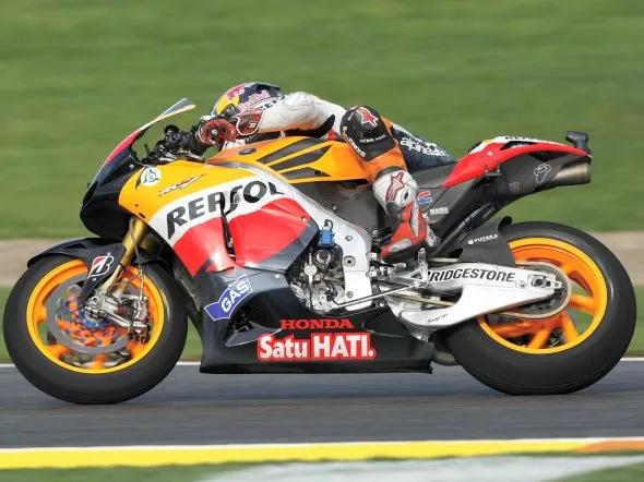 andrea dovizioso race valencia 2011