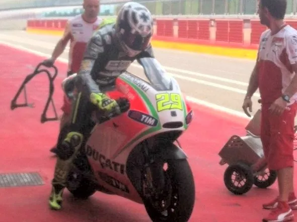 andrea iannone ducati desmosedici gp12 motogp mugello test