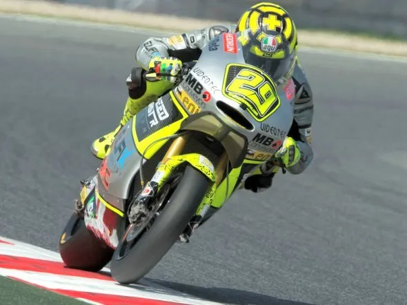 andrea iannone gara barcellona moto2 2012