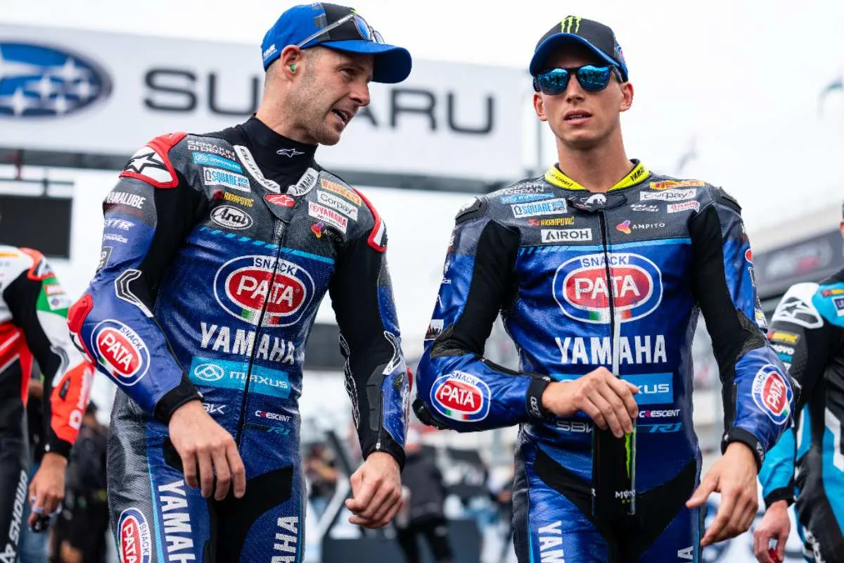 andrea locatelli jonathan rea yamaha superbike sbk