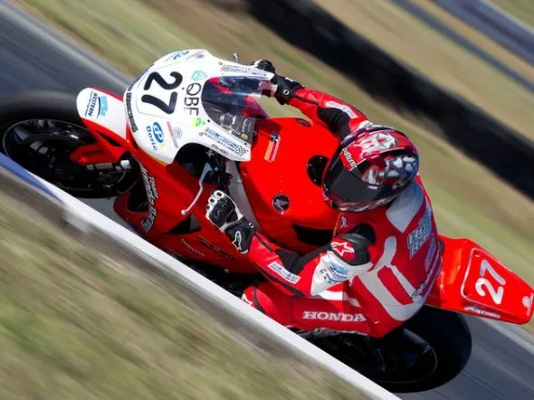 asbk race1 queensland 2011 stauffer