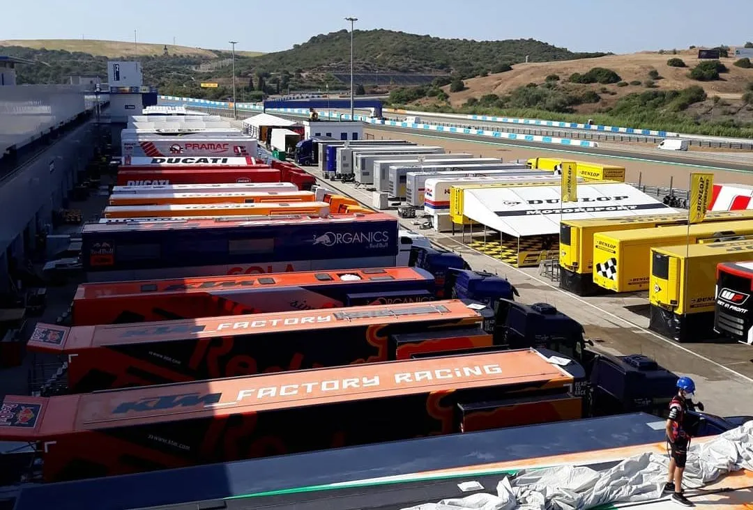 b7cf2be5 d699 4e6c 9e86 efc7fc9bcc8d 1 1