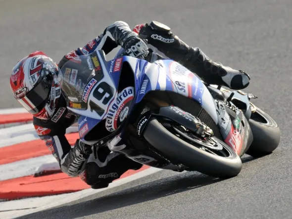 ben spies magny cours superbike gara1