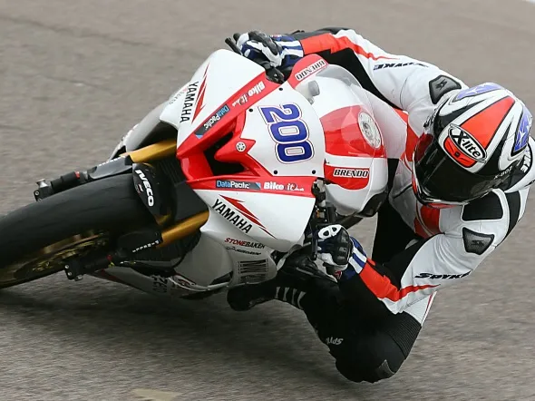 brendan roberts mallory park british supersport