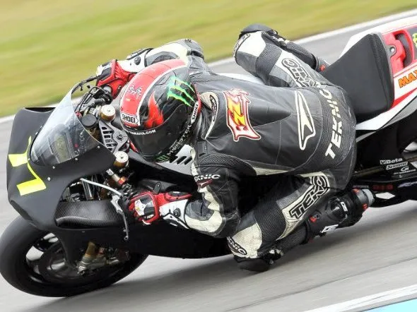 bsb milwaukee yamaha test donington 2