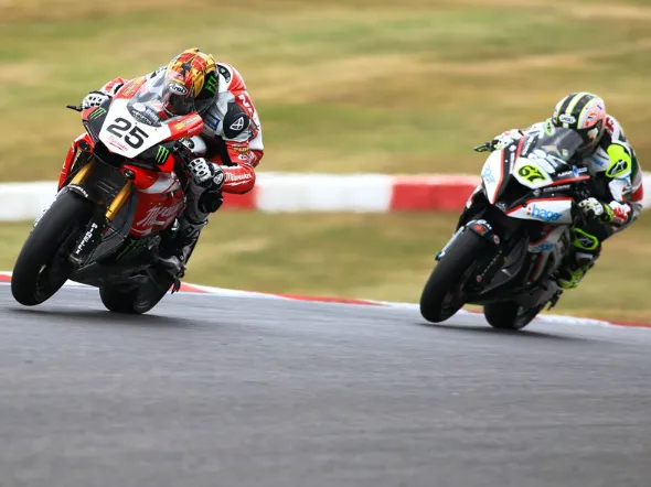 bsb race2 brandshatchgp 2015 2