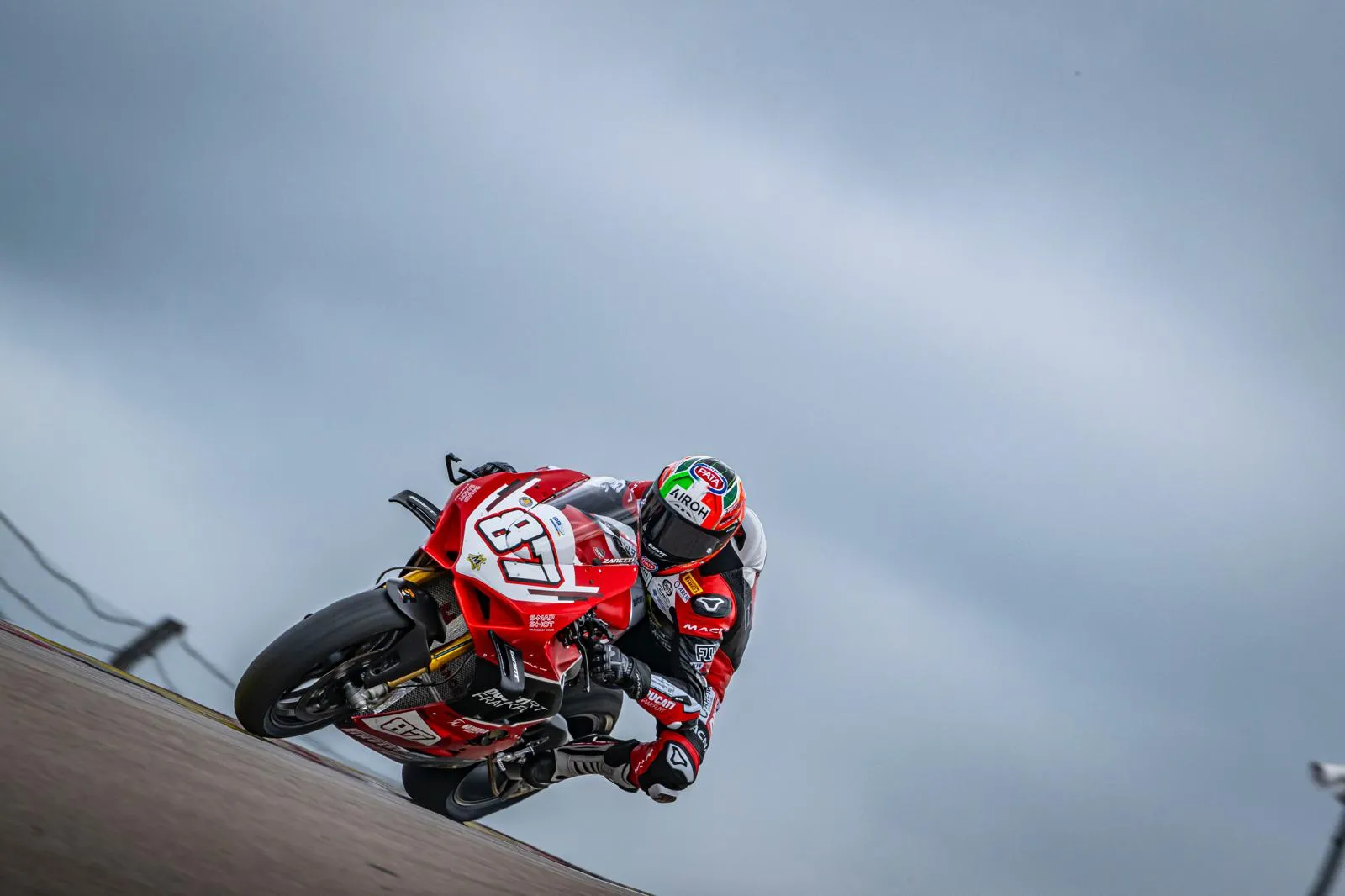 c492ac62 7809 4c4e bb84 b7feaf8c927c