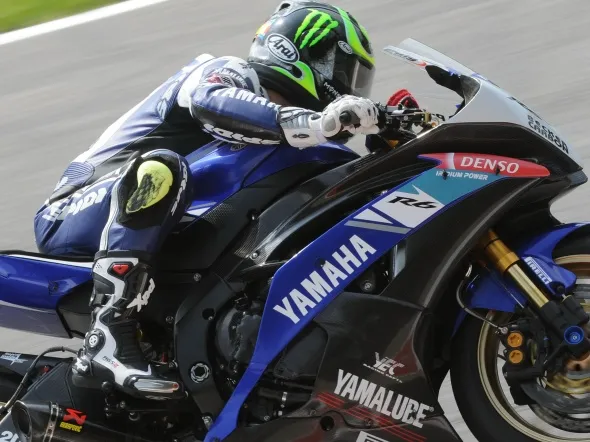 cal crutchlow supersport practice donington