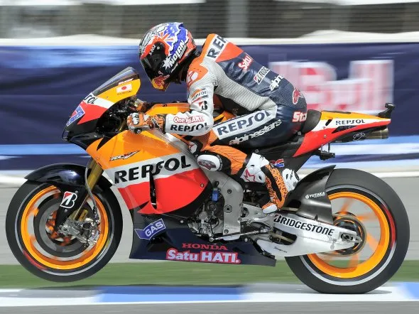 casey stoner gara lagunaseca 2011 2