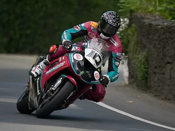 conor cummins tt2010 mcadoozx10r