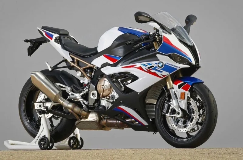 cover bmw 1 e1544878390388