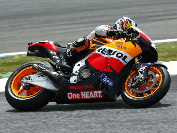 dani pedrosa gara estoril gp 2011
