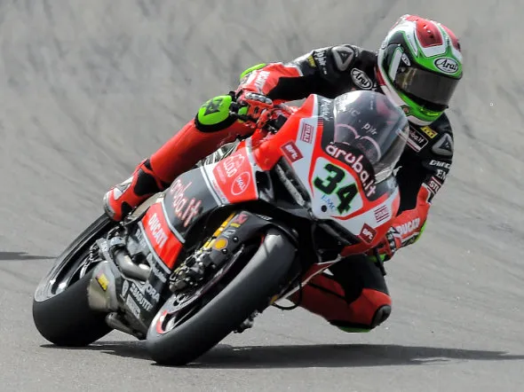 davide giugliano fp1 portimao 2015