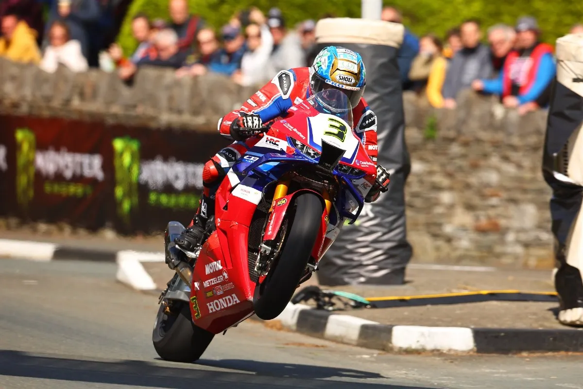 dean harrison superbike tt 2024