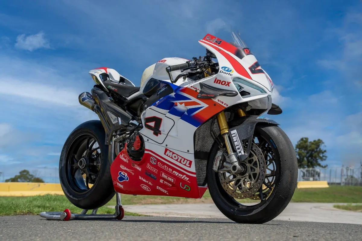 desmosport ducati panigale v4r 2023