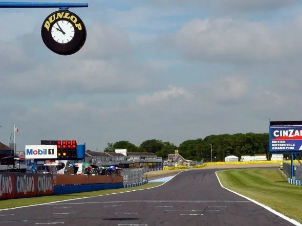 donington park straight