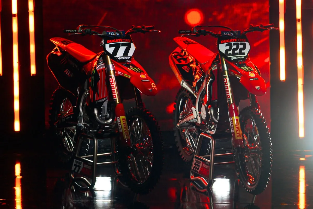 Ducati Desmo450 MX: nell'AMA Supercross non prima del 2026