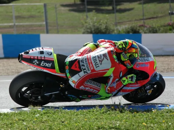 ducati desmosedici gp12 valentino rossi jerez 1