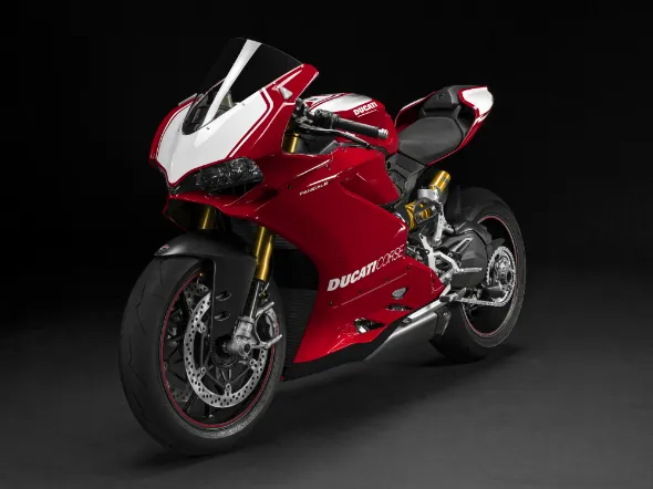 ducati panigale r 2