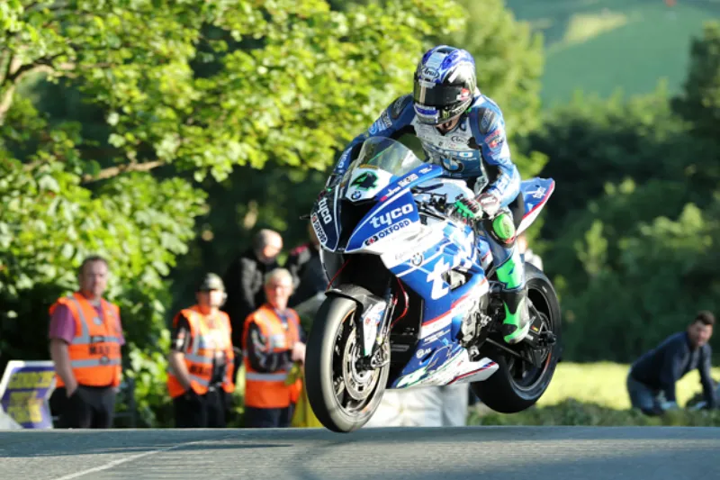 ian hutchinson practice tt superbike 2017