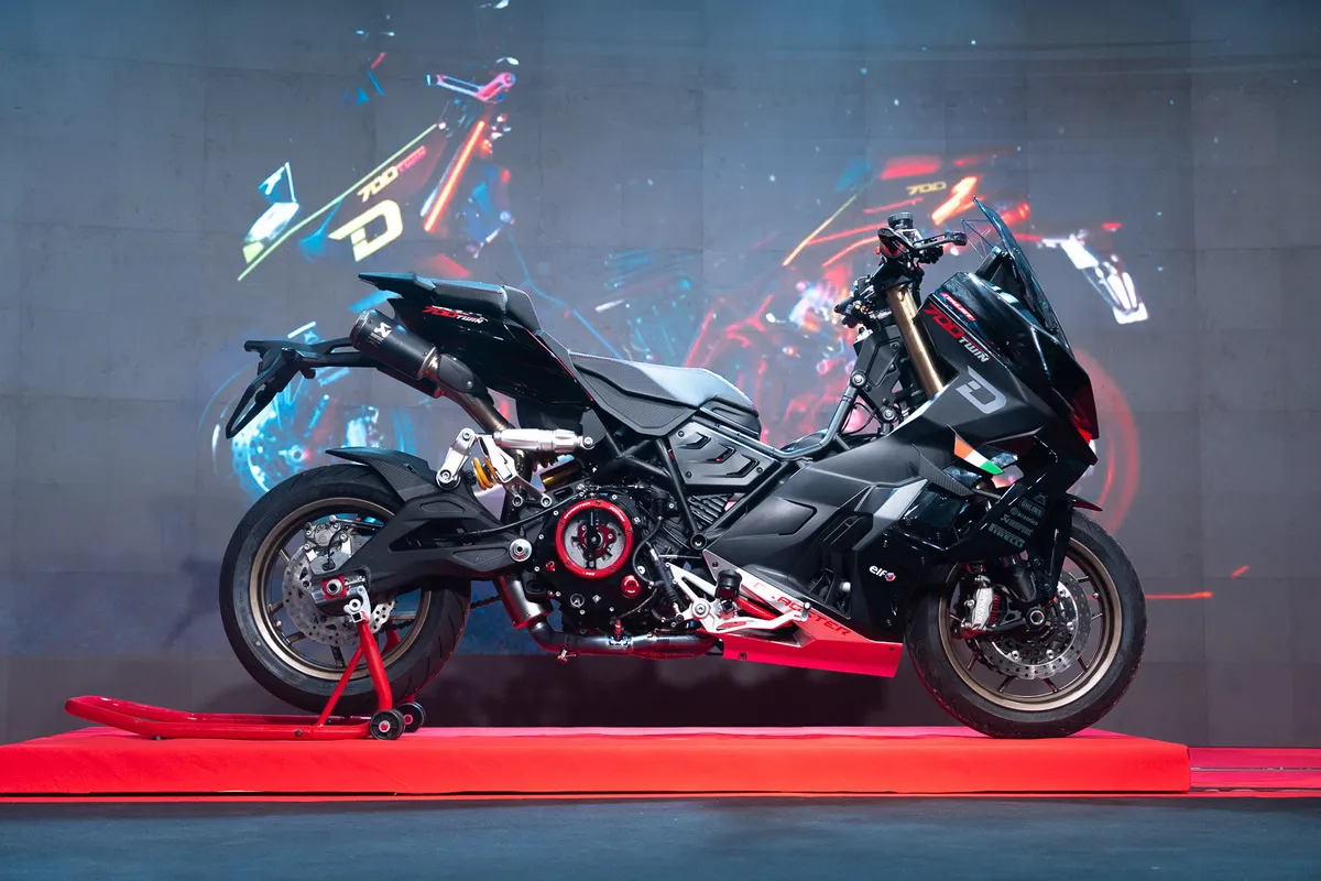 Dragster 700 Twin: stile e ingegno Italjet, molto più di uno scooter